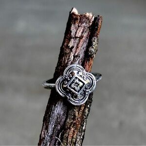 Sterling Silver Clover Ring, size 5.25 (or 5 1/4), quatrefoil, antique finish